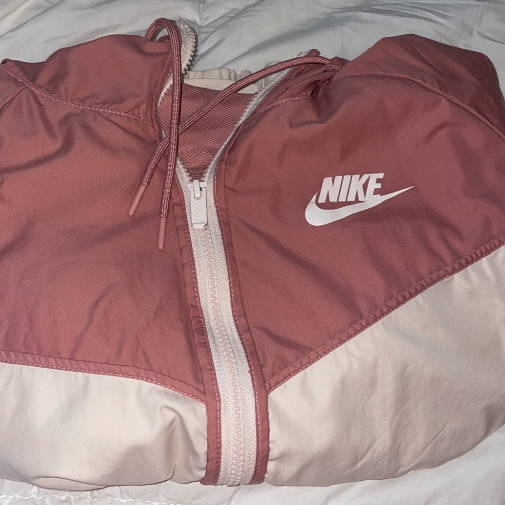 SOLD Nike Windbreaker